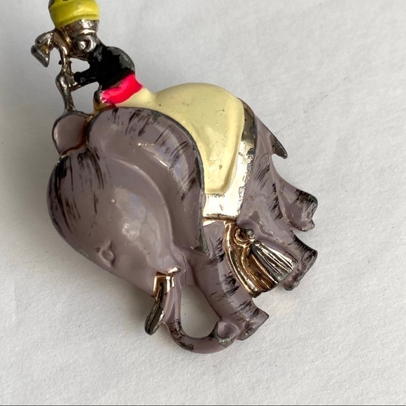 Vintage Elephant Brooch - Picture 4 of 7